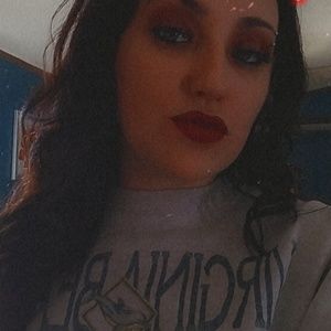 Meet your Posher, Lia